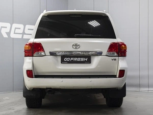 Внедорожник Toyota Land Cruiser 2015 года, 3350000 рублей, Омск
