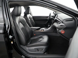 Седан Toyota Camry 2018 года, 2290000 рублей, Москва