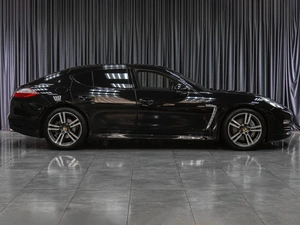 Лифтбек Porsche Panamera 4 2013 года, 2889000 рублей, Тюмень