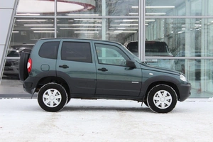 Внедорожник Chevrolet Niva 2017 года, 590000 рублей, Ярославль
