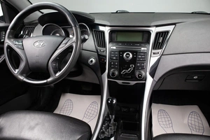 Седан Hyundai Sonata 2012 года, 979000 рублей, Оренбург
