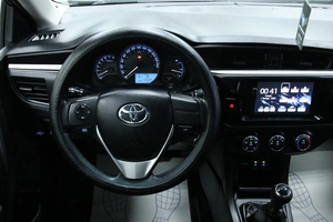 Седан Toyota Corolla 2014 года, 1073000 рублей, Солонцы