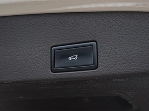 Внедорожник Volkswagen Touareg 2011 года, 2100000 рублей, Краснодар