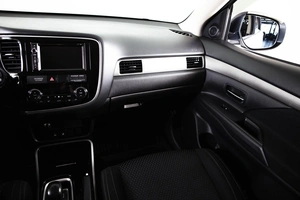 Внедорожник Mitsubishi Outlander 2017 года, 1959000 рублей, Пермь