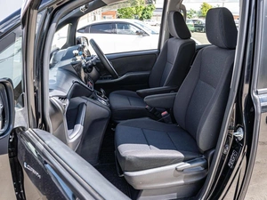 Минивэн Toyota Voxy 2014 года, 1699000 рублей, Краснодар