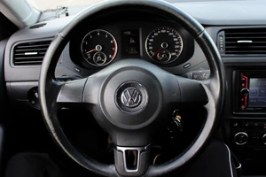 Седан Volkswagen Jetta 2013 года, 850000 рублей, Ярославль