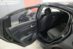 Седан Kia Rio 2018 года, 1675000 рублей, Курск