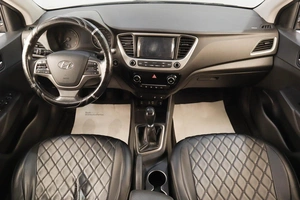 Седан Hyundai Solaris 2017 года, 1129000 рублей, Челябинск