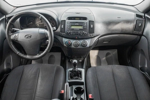 Седан Hyundai Elantra 2008 года, 729000 рублей, Барнаул