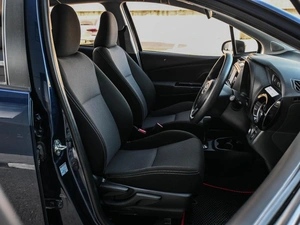 Хетчбэк Toyota Vitz 2019 года, 1159000 рублей, Кирилловка