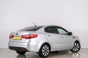 Седан Kia Rio 2012 года, 999000 рублей, Красноярск