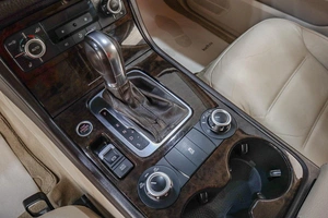 Внедорожник Volkswagen Touareg 2011 года, 1459000 рублей, Челябинск