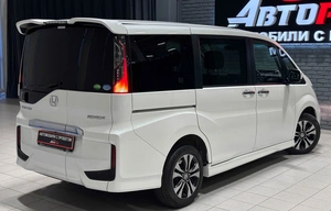 Минивэн Honda Stepwgn 2017 года, 1897000 рублей, Красноярск