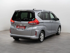 Минивэн Honda Freed+ 2018 года, 1450000 рублей, Красноярск