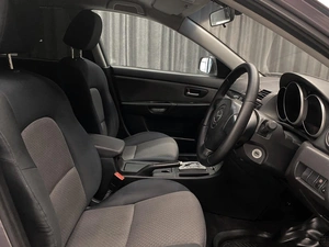 Хетчбэк Mazda Axela 2005 года, 520000 рублей, Красноярск