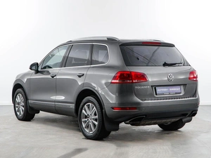 Внедорожник Volkswagen Touareg 2012 года, 1969050 рублей, Москва
