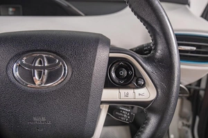 Лифтбек Toyota Prius 2016 года, 1849000 рублей, Томск