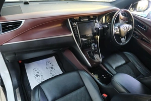 Внедорожник Toyota Harrier 2017 года, 2789000 рублей, Омск