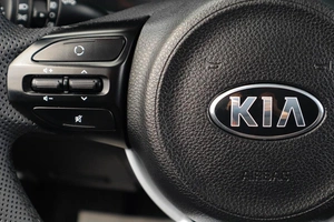 Седан Kia Rio 2019 года, 1479000 рублей, Тюмень