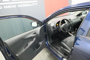 Седан Toyota Corolla 2008 года, 990000 рублей, Курск