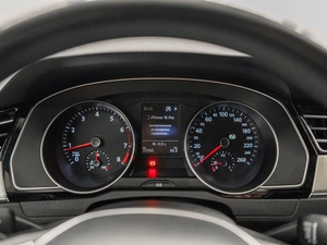 Седан Volkswagen Passat 2018 года, 2300000 рублей, Красноярск