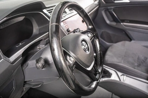 Внедорожник Volkswagen Tiguan 2018 года, 2189000 рублей, Томск