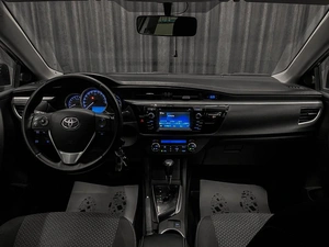 Седан Toyota Corolla 2014 года, 1149000 рублей, Красноярск