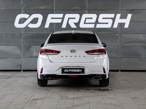 Седан Hyundai Sonata 2019 года, 1877000 рублей, Краснодар