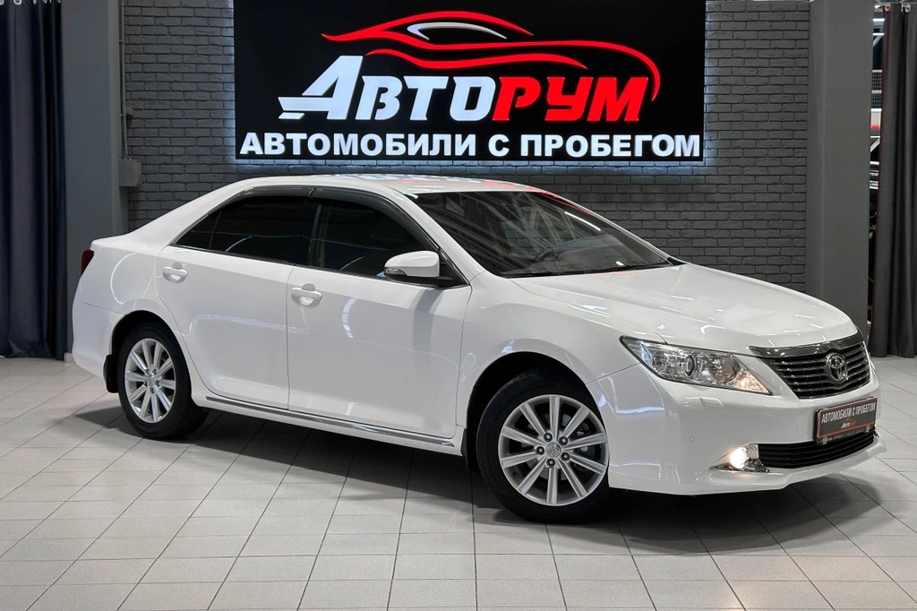 Седан Toyota Camry 2014 года, 1497000 рублей, Красноярск