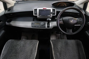 Минивэн Honda Freed 2010 года, 959000 рублей, Омск