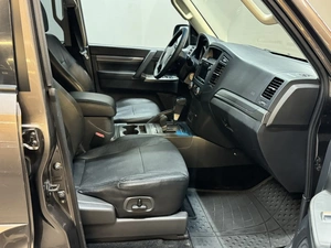 Внедорожник Mitsubishi Pajero 2013 года, 2147000 рублей, Красноярск