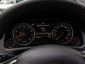 Внедорожник Volkswagen Touareg 2012 года, 1845000 рублей, Краснодар
