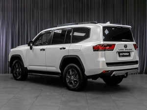 Внедорожник Toyota Land Cruiser 2021 года, 10499000 рублей, Тюмень