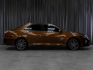 Седан Toyota Camry 2018 года, 2199000 рублей, Тюмень
