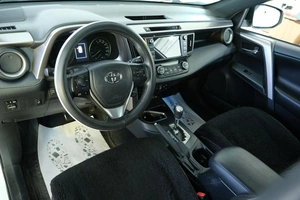 Внедорожник Toyota RAV4 2018 года, 2949000 рублей, Омск