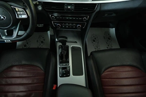 Седан Kia Optima 2018 года, 2339000 рублей, Омск