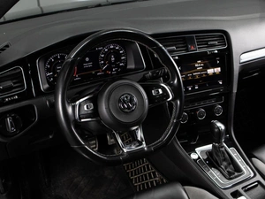 Хетчбэк Volkswagen Golf 2019 года, 1999000 рублей, Тюмень