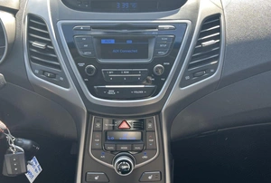 Седан Hyundai Elantra 2015 года, 1360000 рублей, Солонцы