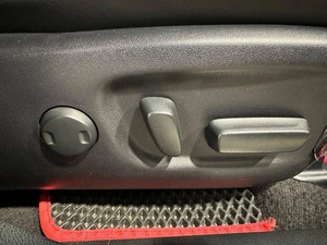 Внедорожник Toyota Harrier 2018 года, 2930000 рублей, Красноярск