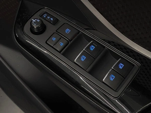 Внедорожник Toyota C-HR 2018 года, 1810000 рублей, Красноярск