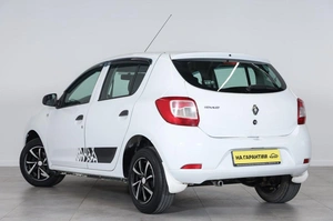 Хетчбэк Renault Sandero 2016 года, 769000 рублей, Новосибирск