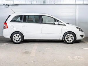 Минивэн Opel Zafira 2012 года, 708000 рублей, Ставрополь