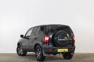 Внедорожник Chevrolet Niva 2018 года, 749000 рублей, Тюмень