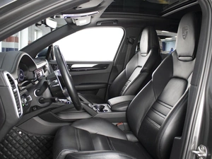 Внедорожник Porsche Cayenne 2018 года, 6980000 рублей, Омск