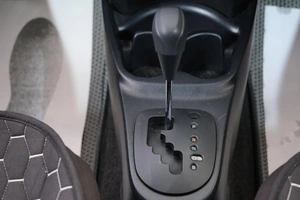 Хетчбэк Toyota Vitz 2014 года, 819000 рублей, Омск