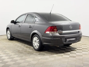 Седан Opel Astra 2012 года, 436100 рублей, Казань