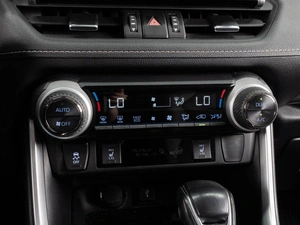 Внедорожник Toyota RAV4 2021 года, 3399000 рублей, Тюмень
