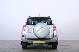 Внедорожник Toyota RAV4 2010 года, 1499000 рублей, Омск