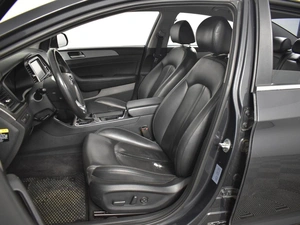 Седан Hyundai Sonata 2018 года, 1635100 рублей, Казань