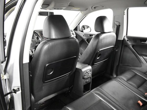 Внедорожник Volkswagen Tiguan 2010 года, 1243100 рублей, Казань